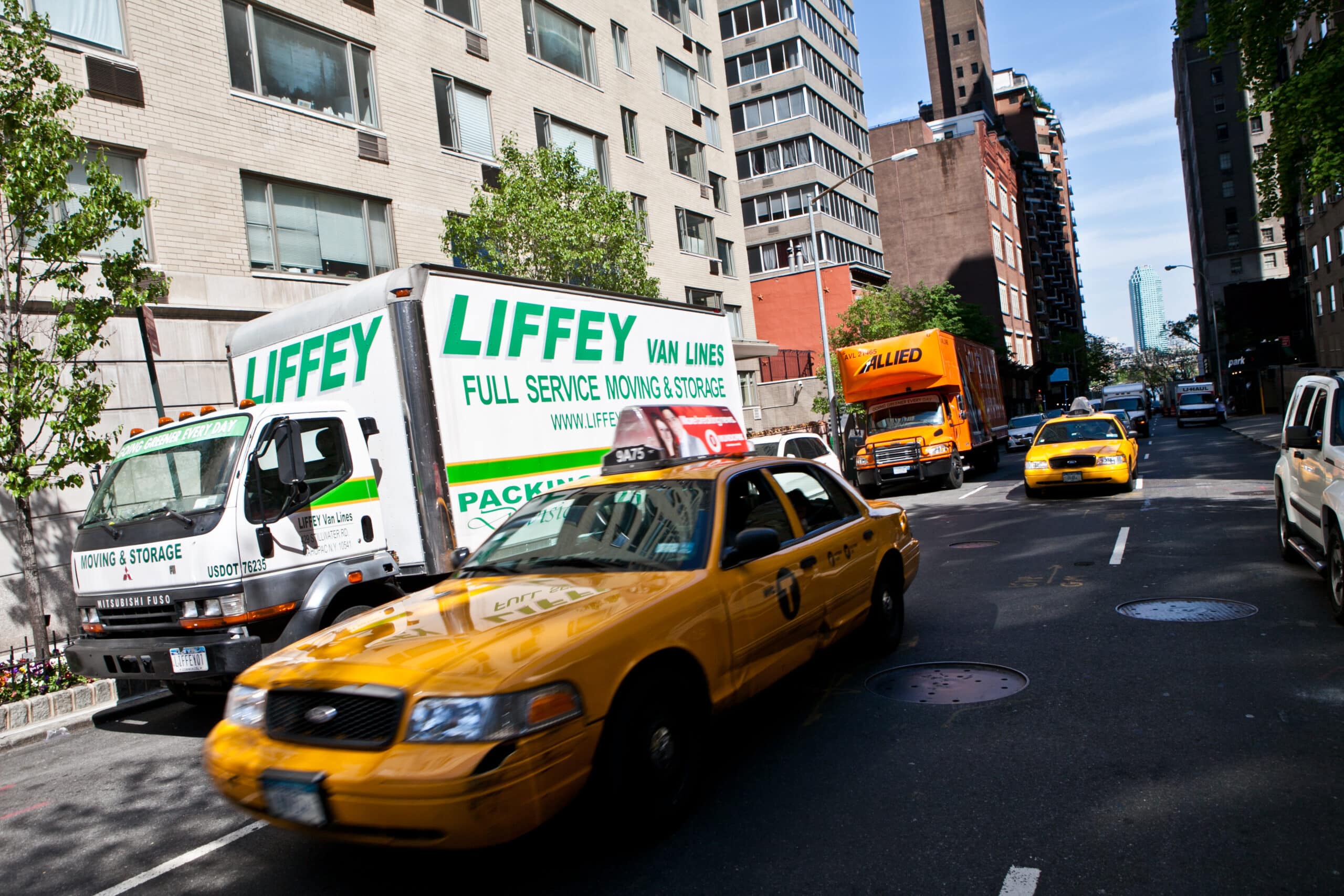 Liffey team with Allied logo ensuring building-compliant NYC moving process